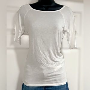 Women’s American Dream fitted white tee shirt sleeve.  Size S